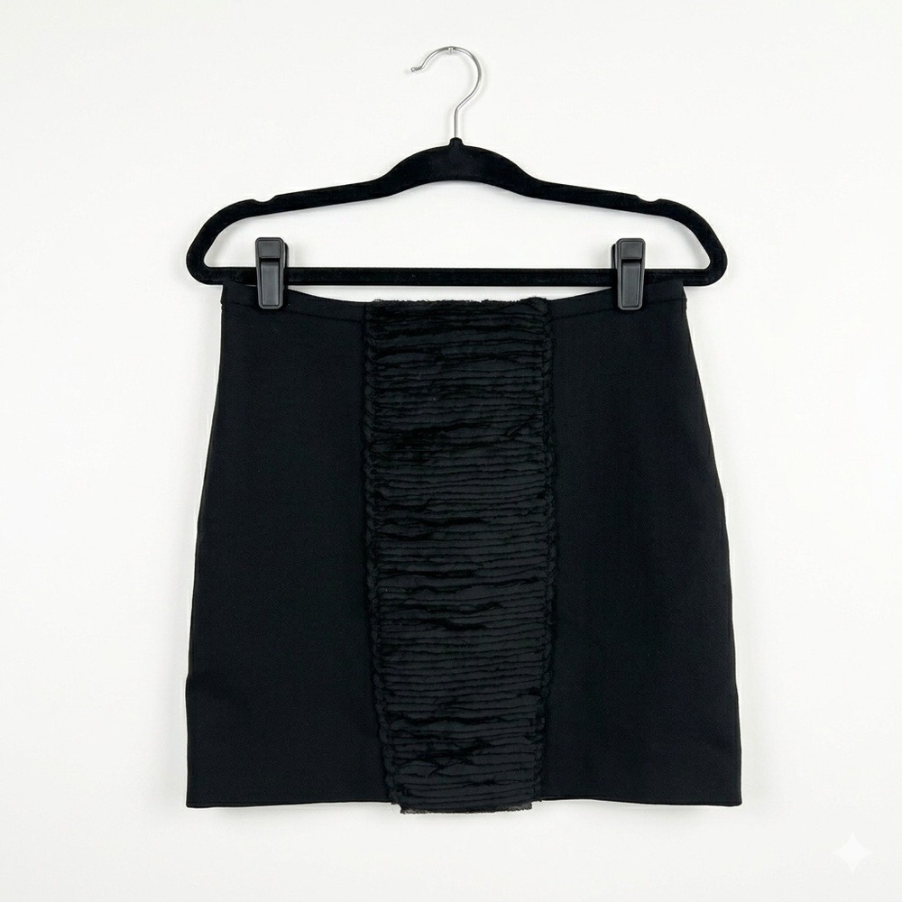 Alessandro Dell'Acqua Black Mini Skirt with Front Ruffle Panel‎ 40 - Picture 2 of 8